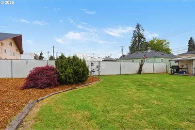 1992 J St, Springfield, OR 97477 - Photo 22