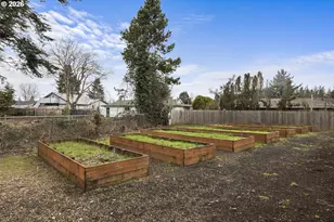 1570 James St, Woodburn, OR 97071 - Photo 44