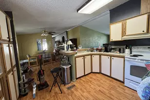 33838 E River Dr, Creswell, OR 97426 - Photo 8