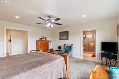 910 Swallow Ave, Sutherlin, OR 97479 - Photo 22