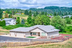910 Swallow Ave, Sutherlin, OR 97479 - Photo 36