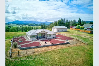 910 Swallow Ave, Sutherlin, OR 97479 - Photo 4