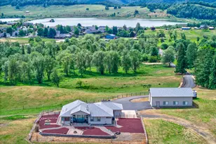 910 Swallow Ave, Sutherlin, OR 97479 - Photo 40