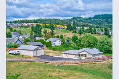 910 Swallow Ave, Sutherlin, OR 97479 - Photo 38