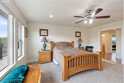 910 Swallow Ave, Sutherlin, OR 97479 - Photo 20