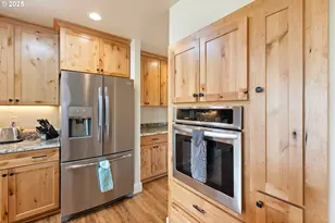 910 Swallow Ave, Sutherlin, OR 97479 - Photo 12