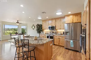 910 Swallow Ave, Sutherlin, OR 97479 - Photo 12