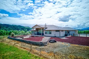 910 Swallow Ave, Sutherlin, OR 97479 - Photo 42