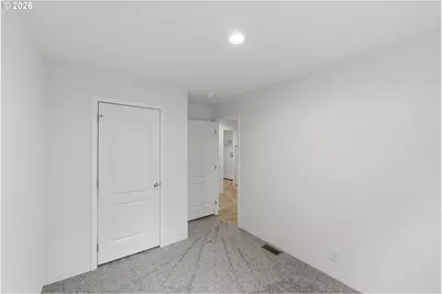 559 S Wall St, Coos Bay, OR 97420 - Photo 28