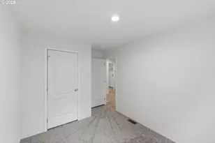 559 S Wall St, Coos Bay, OR 97420 - Photo 28