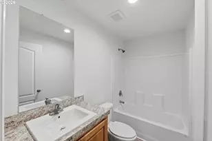 559 S Wall St, Coos Bay, OR 97420 - Photo 26