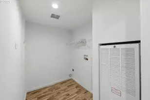 559 S Wall St, Coos Bay, OR 97420 - Photo 30