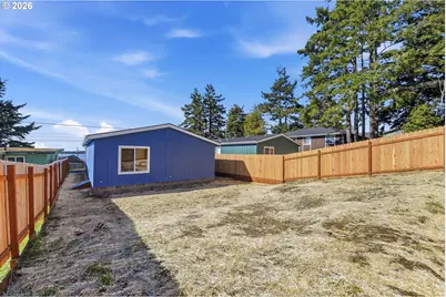 559 S Wall St, Coos Bay, OR 97420 - Photo 34