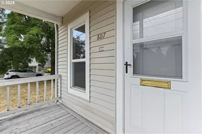 807 NE 74th Ave, Portland, OR 97213 - Photo 6