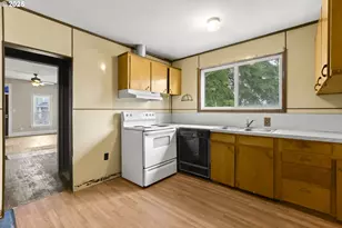 807 NE 74th Ave, Portland, OR 97213 - Photo 16