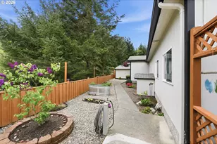 2145 Lynne Dr, North Bend, OR 97459 - Photo 40