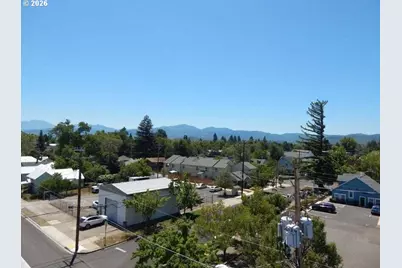 327 S Fir St, Medford, OR 97501 - Photo 30