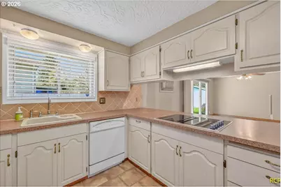 14579 SE Primrose Ave, Milwaukie, OR 97267 - Photo 16