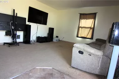 2949 Florida St, Longview, WA 98632 - Photo 8