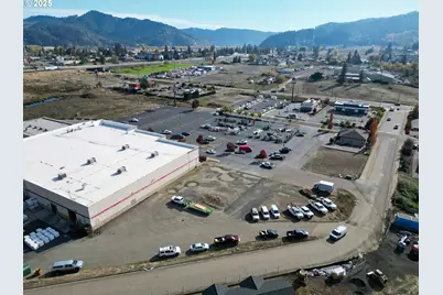 324 Dakota St, Sutherlin, OR 97479 - Photo 16