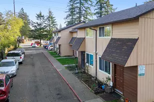 13145 SE Division St, Portland, OR 97236 - Photo 2