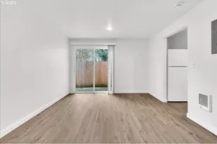 13145 SE Division St, Portland, OR 97236 - Photo 12