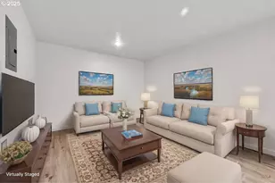 13145 SE Division St, Portland, OR 97236 - Photo 10