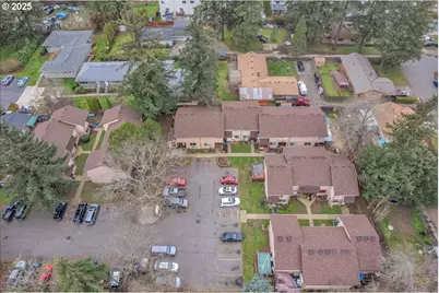 13145 SE Division St, Portland, OR 97236 - Photo 26