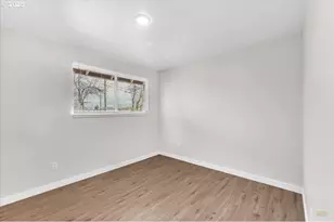 13145 SE Division St, Portland, OR 97236 - Photo 24