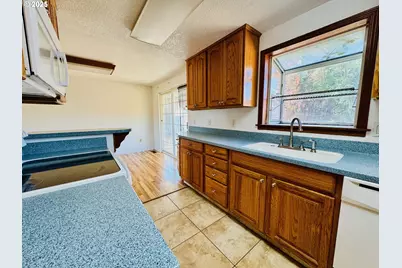 1275 W 1st St, Arlington, OR 97812 - Photo 12