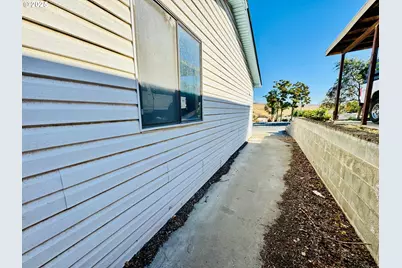 1275 W 1st St, Arlington, OR 97812 - Photo 6