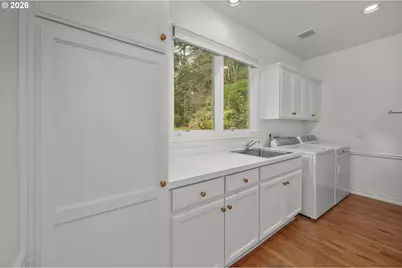 1439 SW Highland Rd, Portland, OR 97221 - Photo 16