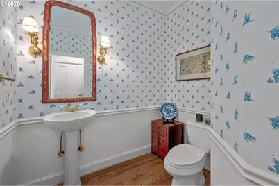 1439 SW Highland Rd, Portland, OR 97221 - Photo 18