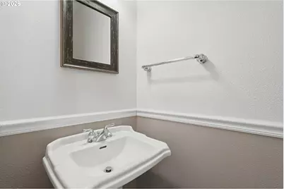 6208 NE Chestnut St, Hillsboro, OR 97124 - Photo 10
