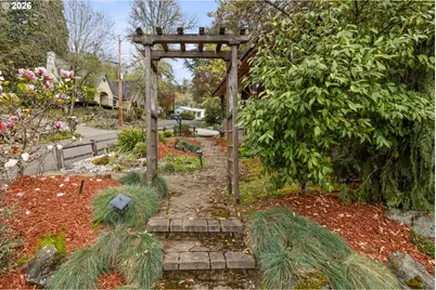 1365 SE Overlook Ave, Roseburg, OR 97470 - Photo 4