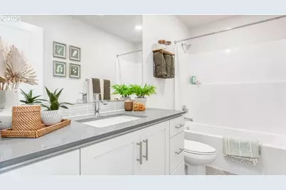 9348 SE Crystal Rose St, Happy Valley, OR 97086 - Photo 16