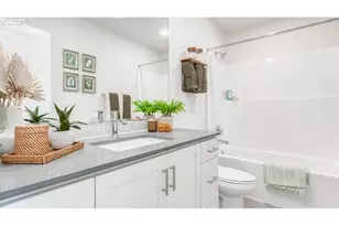 9348 SE Crystal Rose St, Happy Valley, OR 97086 - Photo 16