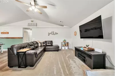 25198 Jake St, Veneta, OR 97487 - Photo 10