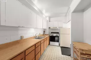 4320 SE Hawthorne Blvd, Portland, OR 97215 - Photo 8
