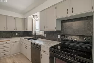 615 5th Ave, Sweet Home, OR 97386 - Photo 6