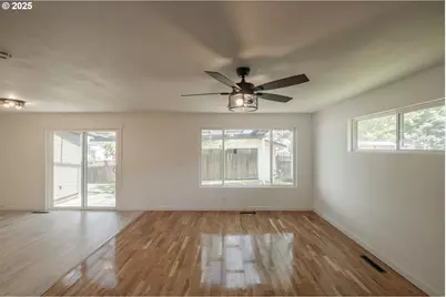 615 5th Ave, Sweet Home, OR 97386 - Photo 12