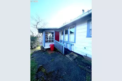 110 Driftwood Ave, Garibaldi, OR 97118 - Photo 4