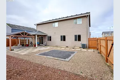 574 Prairie St, Woodburn, OR 97071 - Photo 6