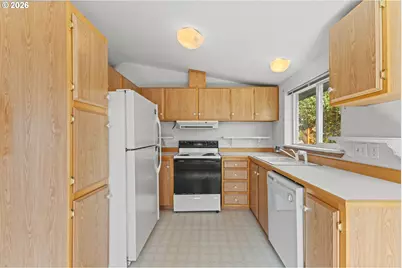 1537 N Siano Loop, Florence, OR 97439 - Photo 2
