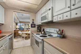 1655 NW Lakeway Ln, Beaverton, OR 97006 - Photo 8