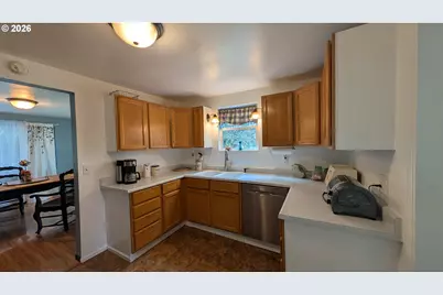 2110 E Main St, Cottage Grove, OR 97424 - Photo 10