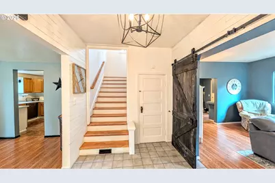 2110 E Main St, Cottage Grove, OR 97424 - Photo 4