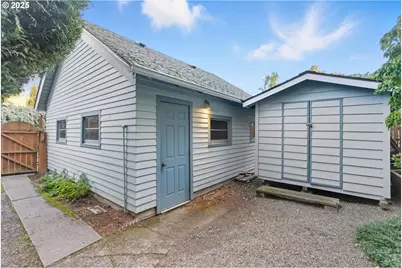 8015 SW 45th Ave, Portland, OR 97219 - Photo 34