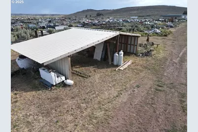 29388 Wrecking Yard Ln, Hines, OR 97738 - Photo 38
