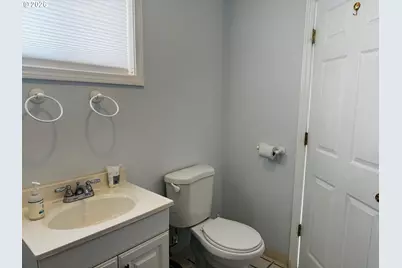 251 10th Ave, Seaside, OR 97138 - Photo 34